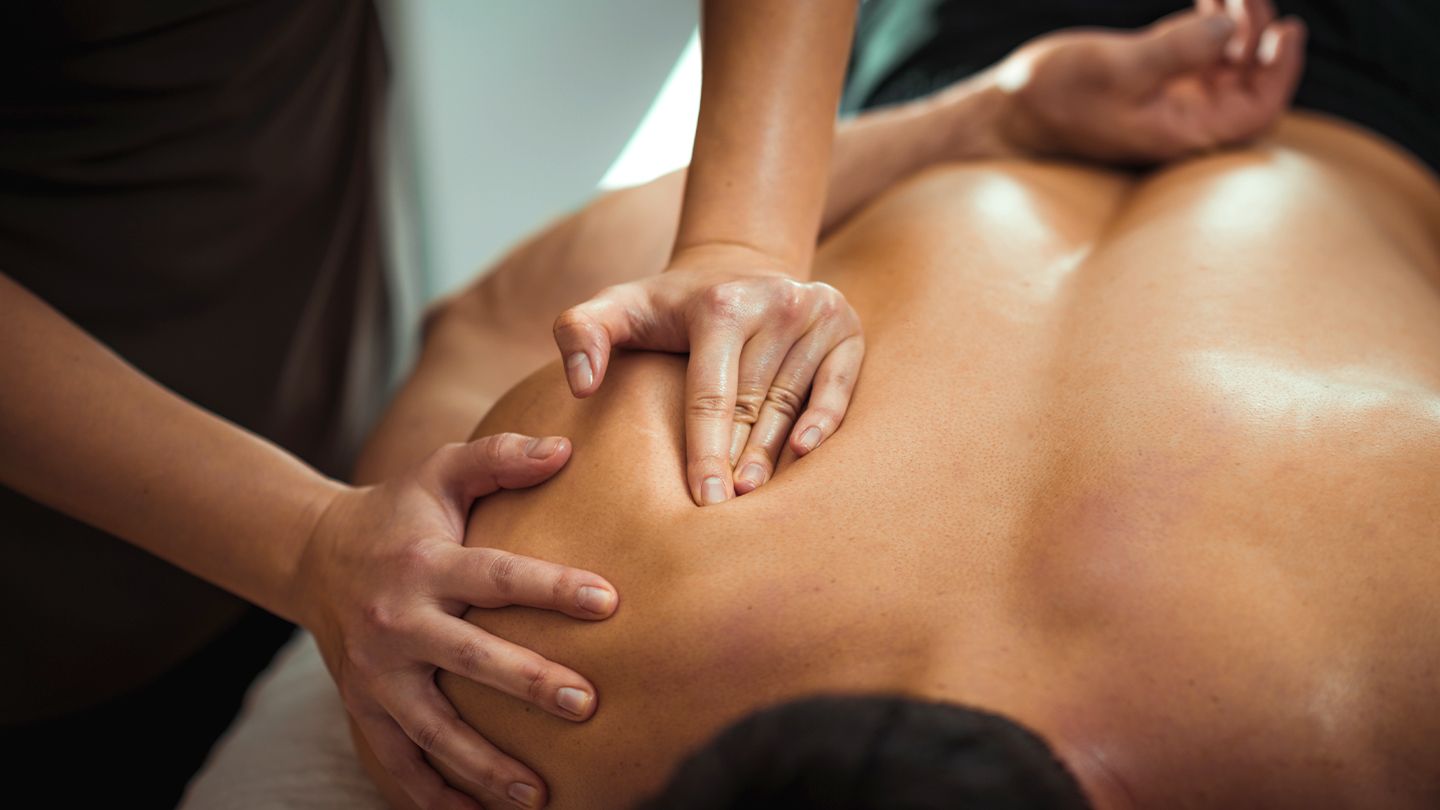 deep tissue massage therapy for healthy muscles in mississauga